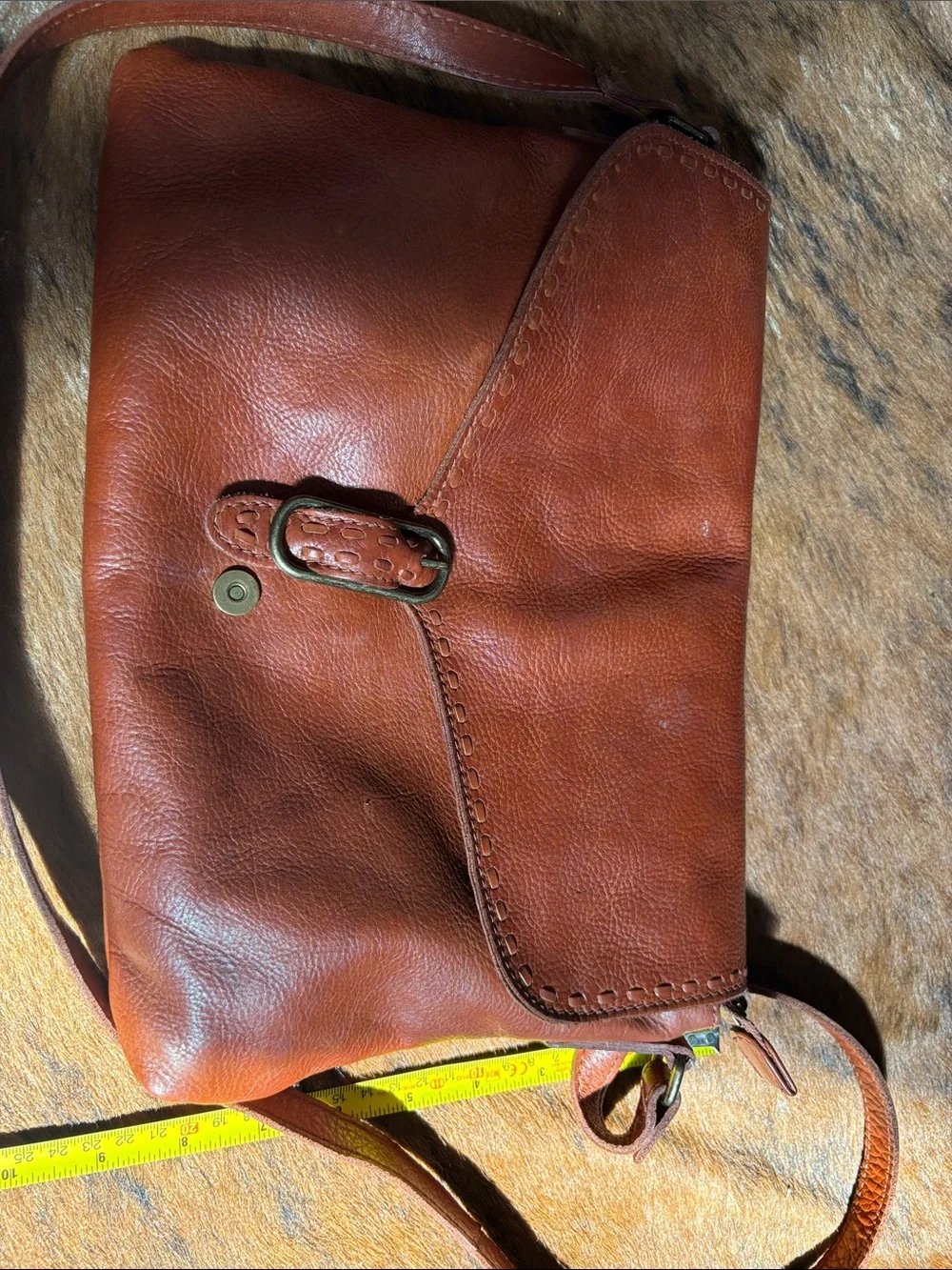 Classic Leather Messenger Bag in Cognac Brown
